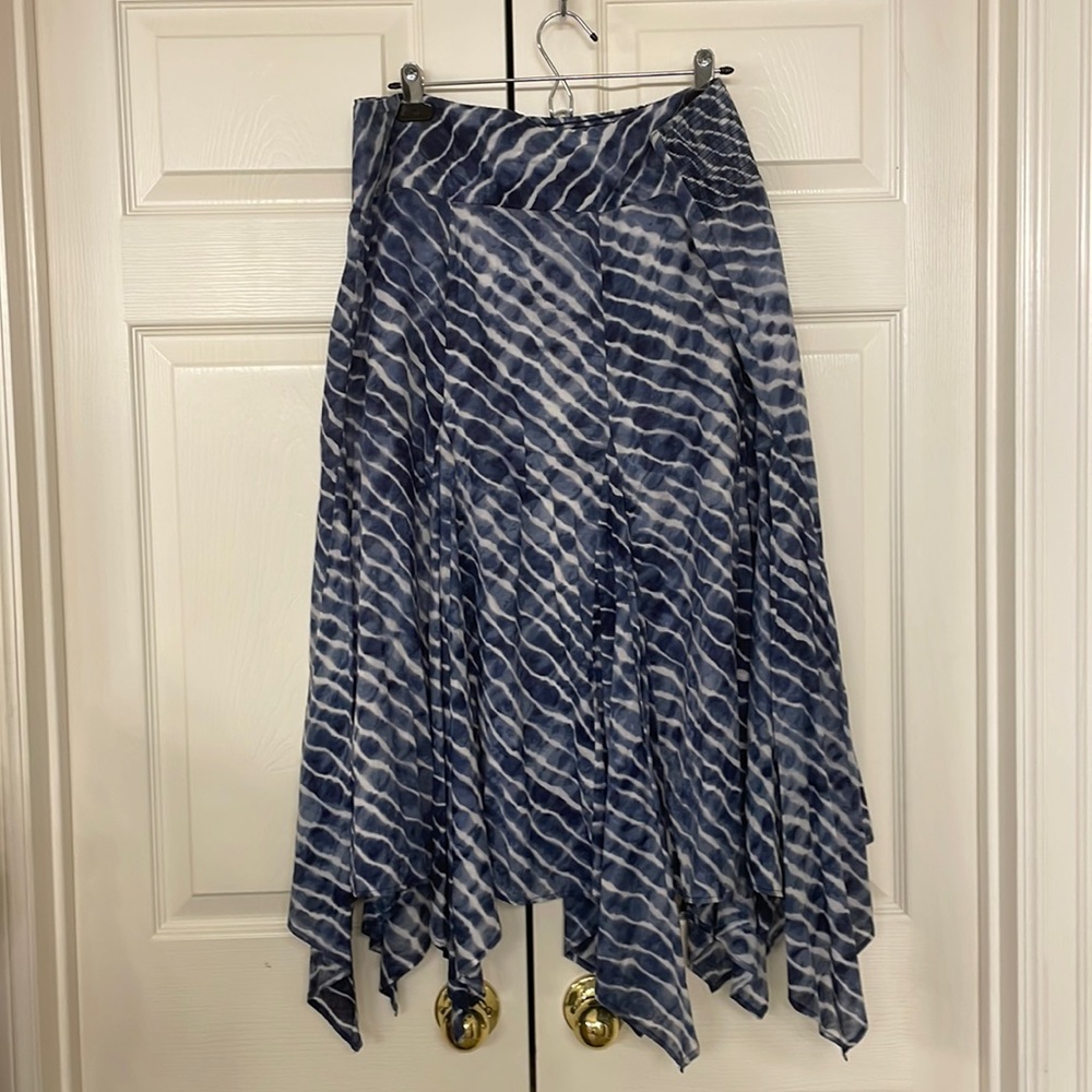 Chico’s size 3 (XL) Blue & White Mid Calf Skirt